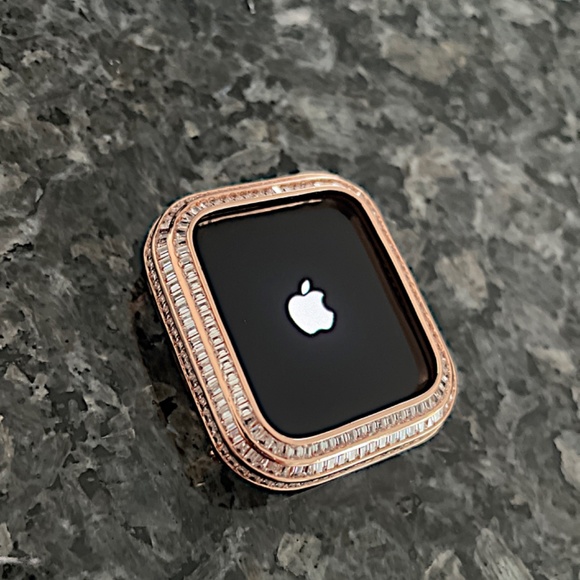 New Apple Watch case in Rose gold with 3 rows of lab diamond baguettes